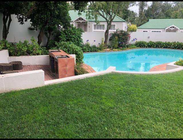 2 BEDROOM TOWNHOUSE FOR SALE IN STRATHAVON